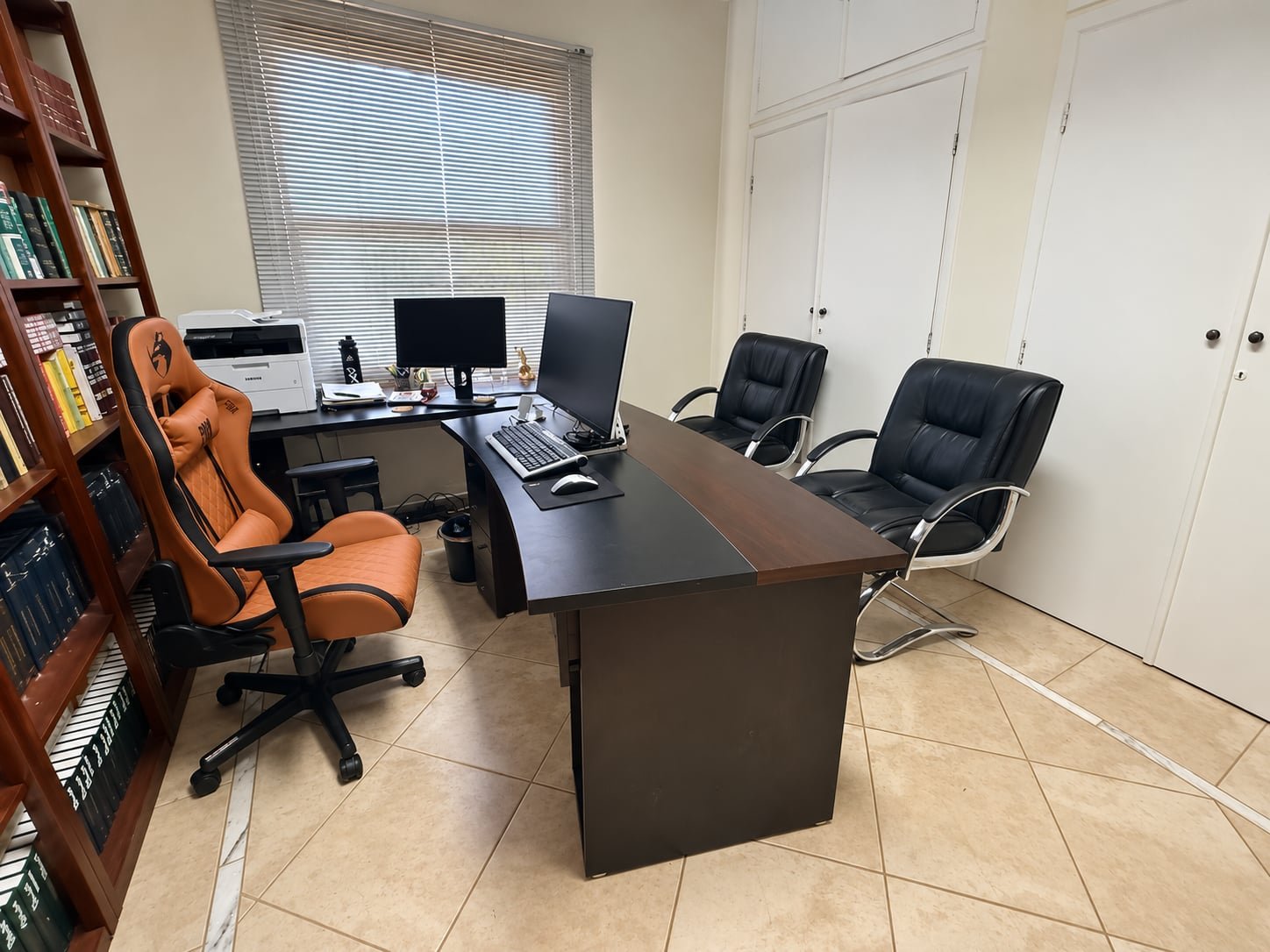 Gabinete de trabalho do escritório Petito Advocacia